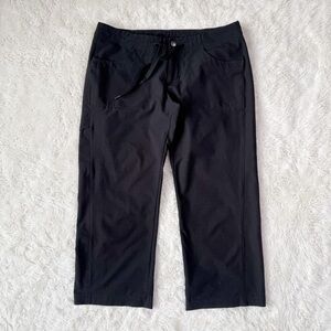 PATAGONIA Woman Black Nylon Crop Pants US4 Outdoor Hiking Travel Trekking Casual